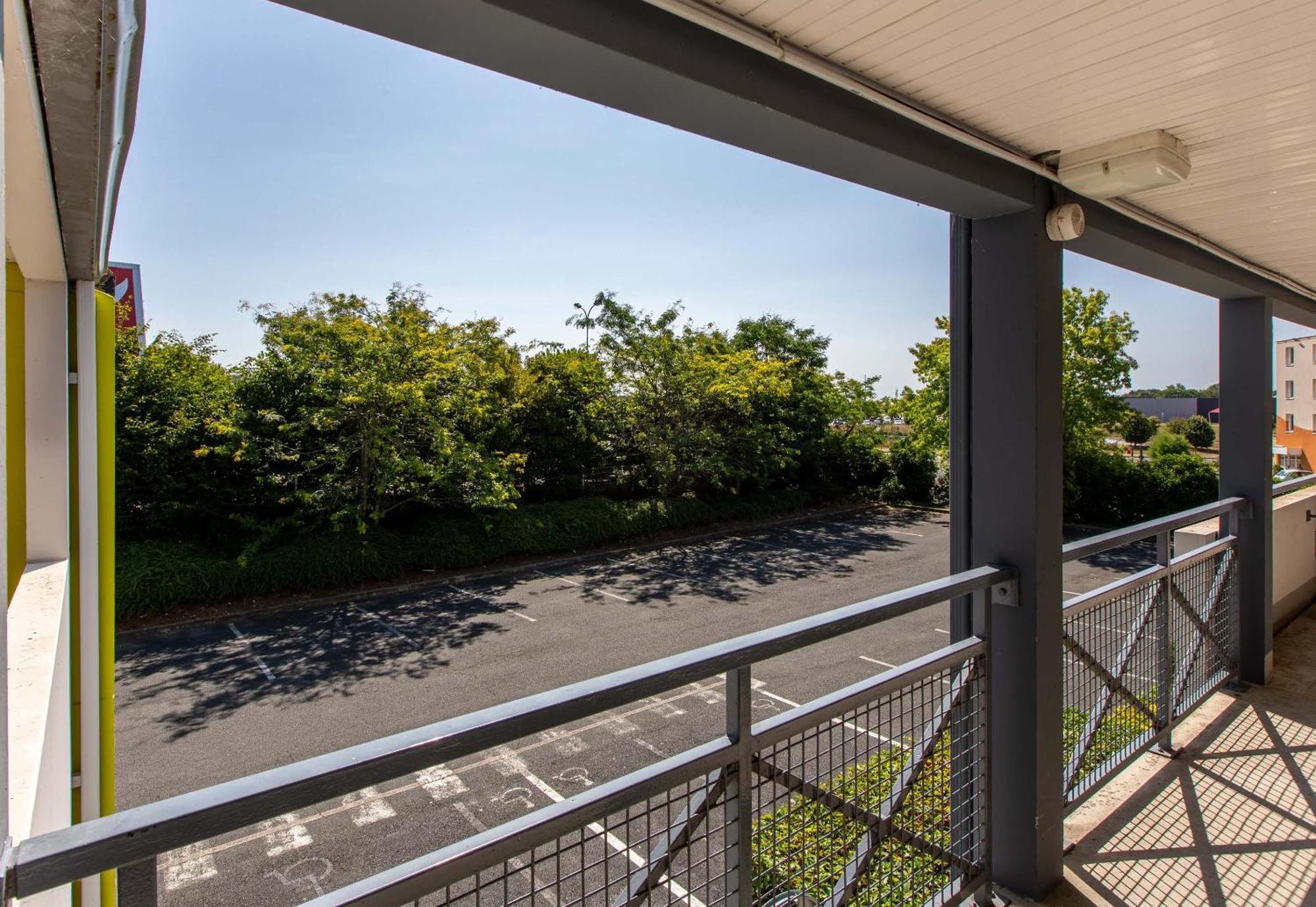 B&B Hotel Chateauroux Aeroport Déols 외부 사진